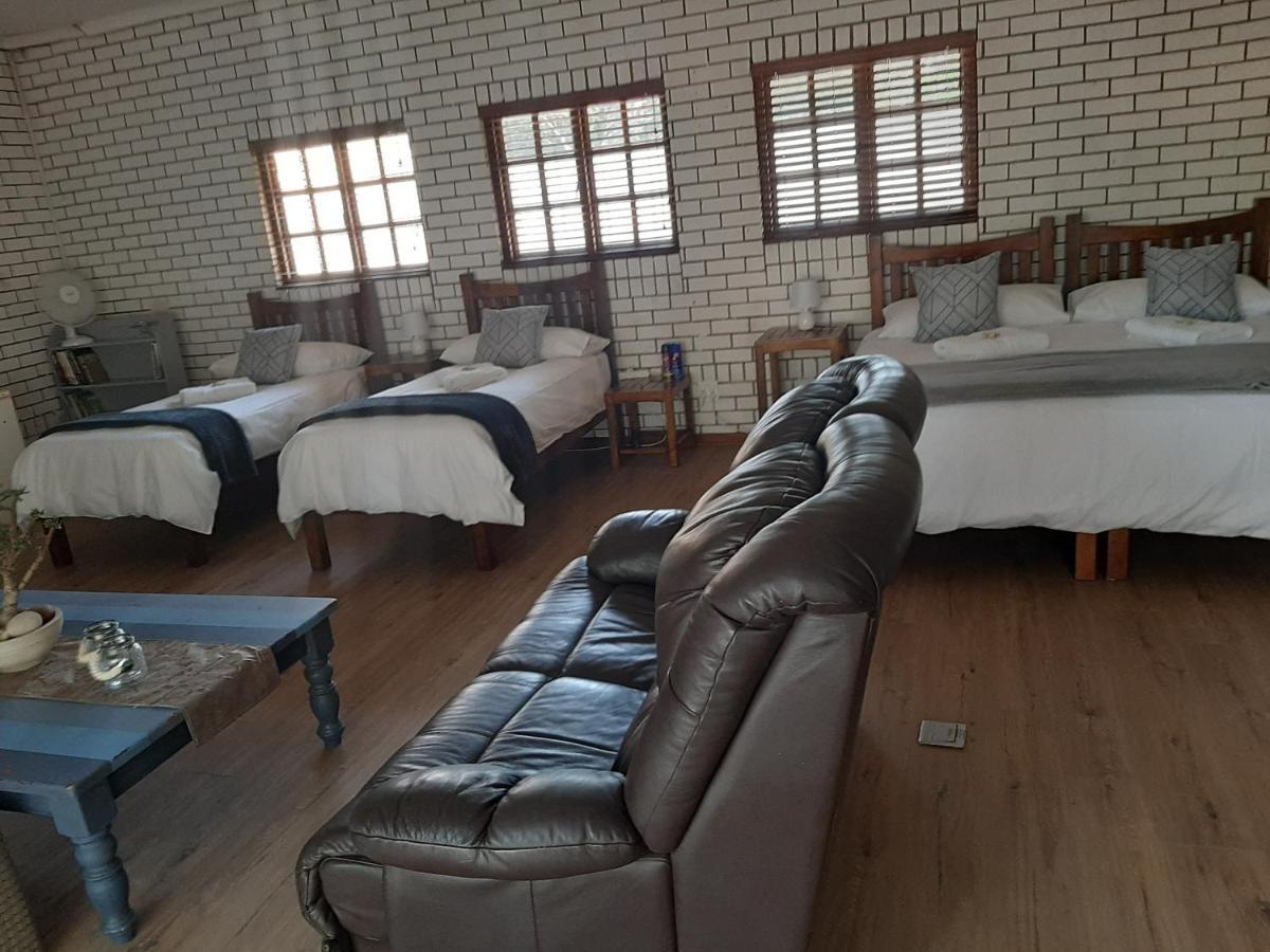 25 On Catherine Pretoria-Noord Buitenkant foto